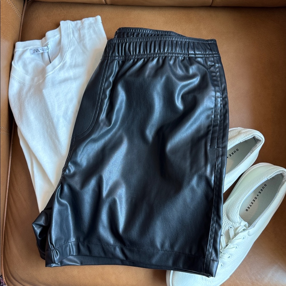 🎈NWOT🎈H&M🎈LEATHER SHORT 🎈 BLACK 🎈 DRAWSTRING🎈 LARGE
